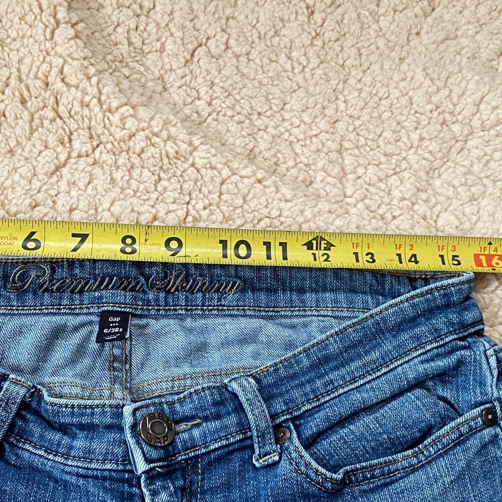 GAP Women's Premium Skinny Blue Jeans size 6